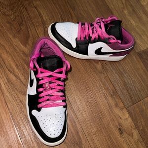 Air Jordan 1 Low SE 'Fuchsia'